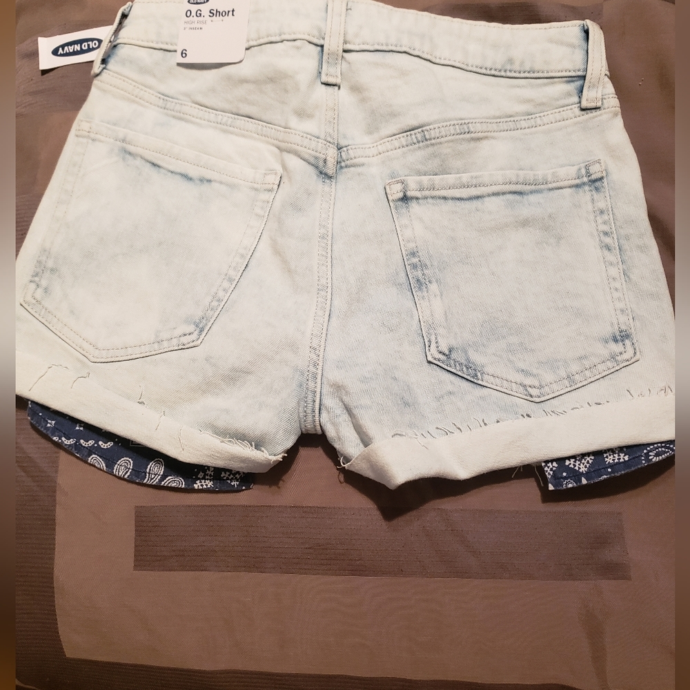 Old Navy O.G High Rise Shorts - Picture 3 of 4